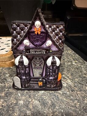 haunted house wallflower plug